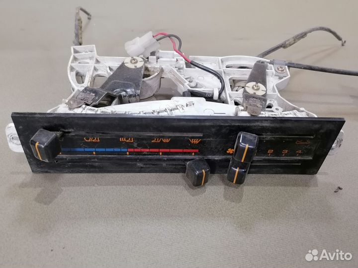 Блок управления отопителем Mazda 323 E5 1.5 1985