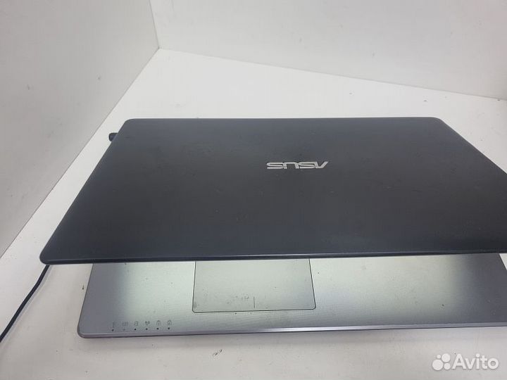 Ноутбук asus X550c