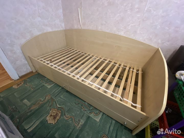 Кровать односпальная