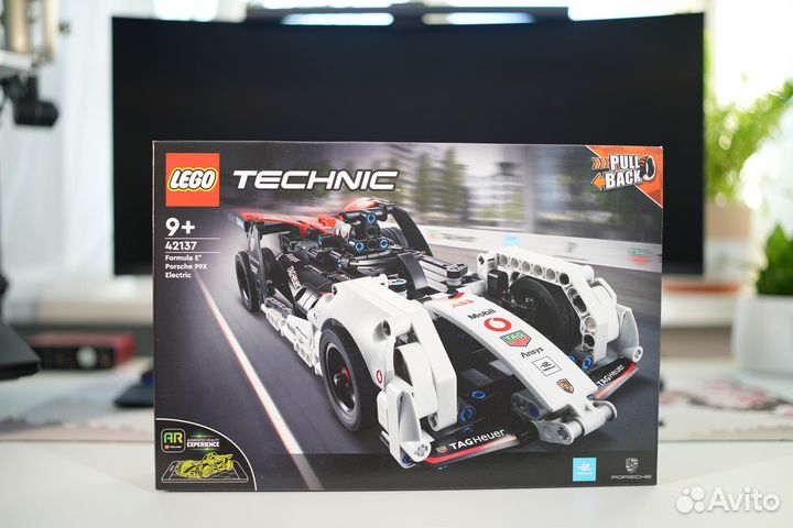 Lego Technic Formula E Porsche 99X Electric 42137