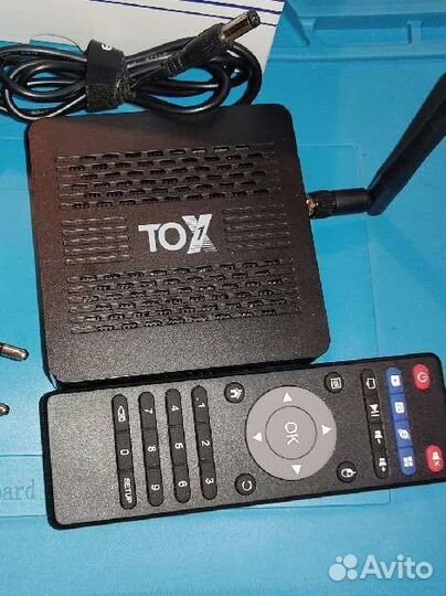 Смарт тв приставка андроид/TV BOX TOX1