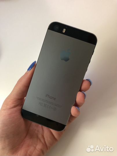 Телефон iPhone 5s
