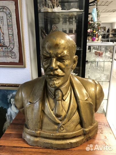 Бюст В.И.Ленина большой