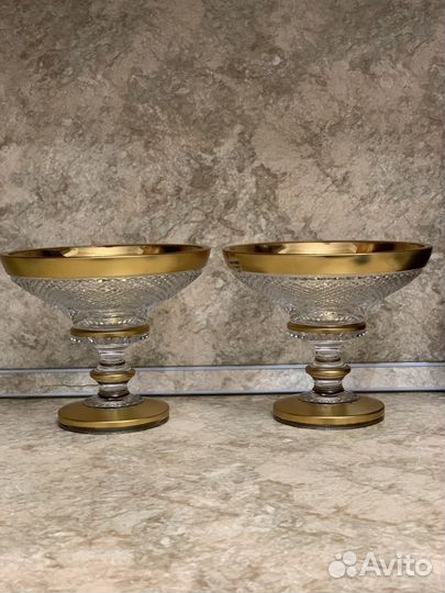 Хрустальная ваза и конфетницы