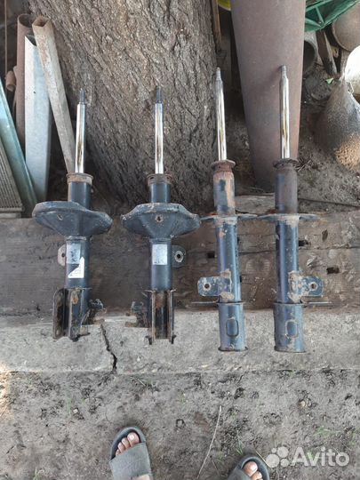 Стойки амортизатора передние и задние