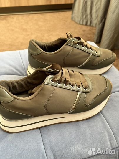 Кроссовки stradivarius женские