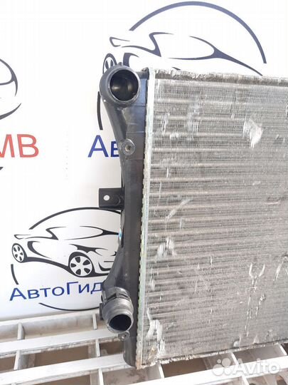 Радиатор охлаждения Volkswagen Jetta