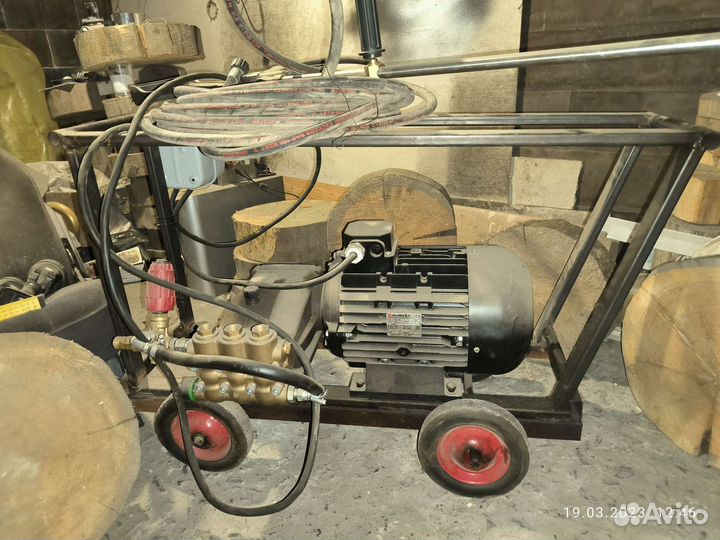 Аппарат высокого давления. Для окаривания бревна