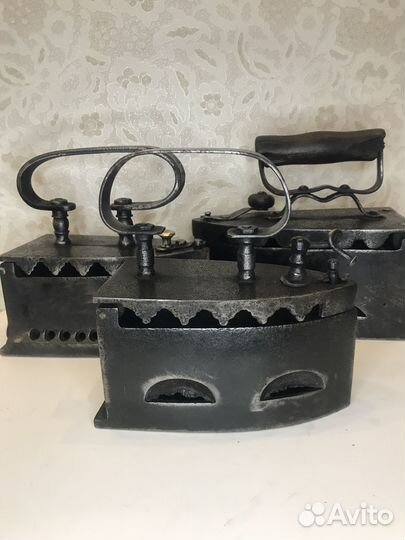 Старинный Чугунный Угольный Утюг.Разные