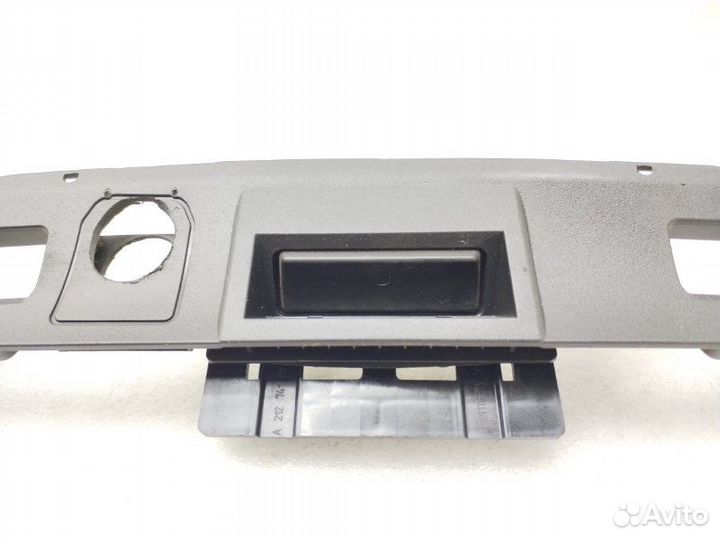 Накладка крышки багажника Mercedes-Benz Cls-Class