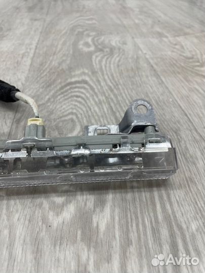 Стоп-сигнал Toyota Auris ZRE151 1zrfe 2008