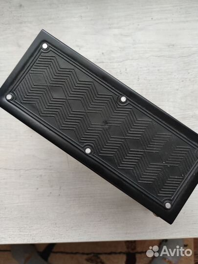 Подставка под ногу гитариста