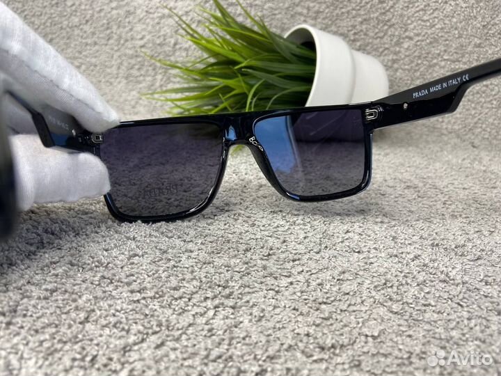 Солнцезащитные очки мужские Prada