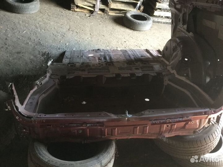 Задний короб Toyota Sienna 3