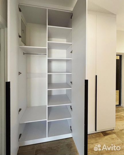 Шкаф распашной