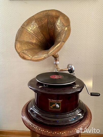 Граммофон деревянный His master's voice