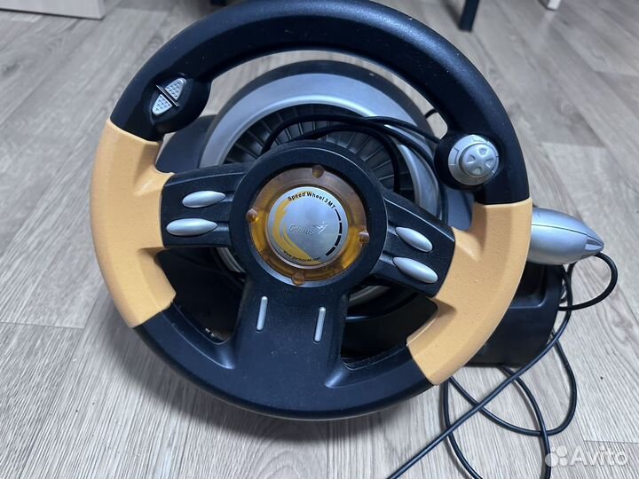 Игровой руль с педалями