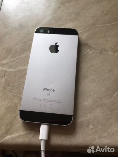 iPhone SE, 32 ГБ