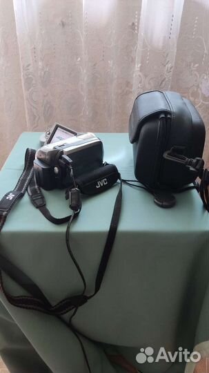 Цифровая видеокамера JVC