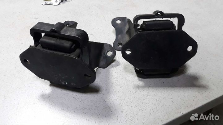 Подушка двигателя toyota crown ms110