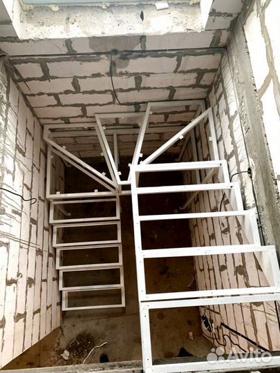 Лестница винтовая с монтажем