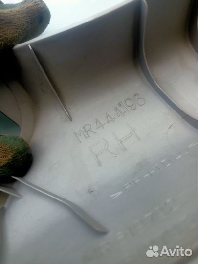 Обшивка стойки передняя правая Mitsubishi Lancer 9