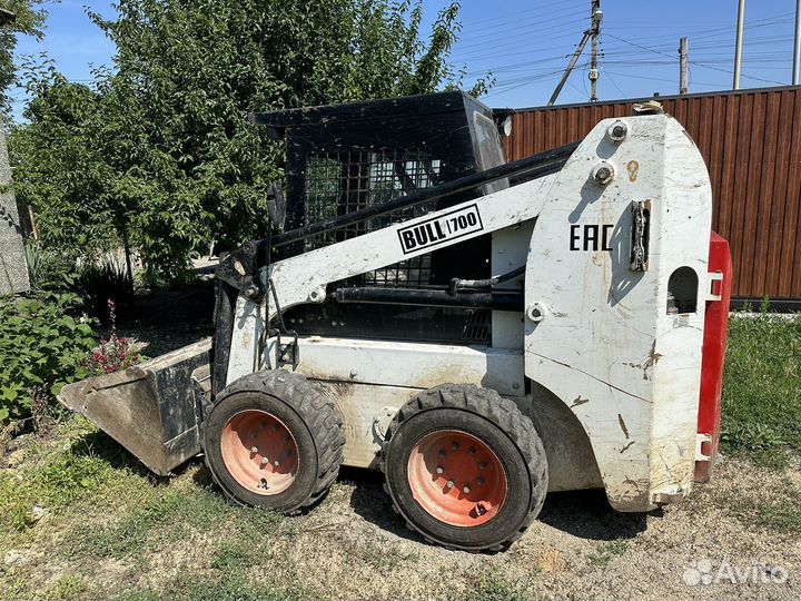 Мини-погрузчик Bull SL700, 2021