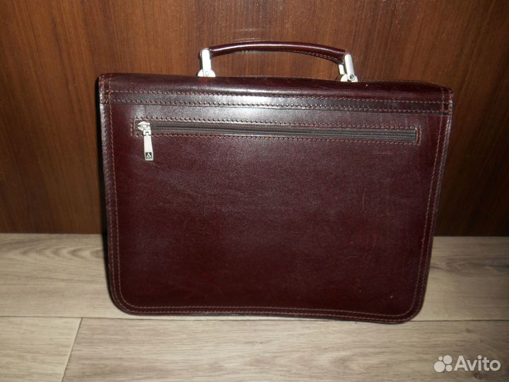 Кожаный портфель