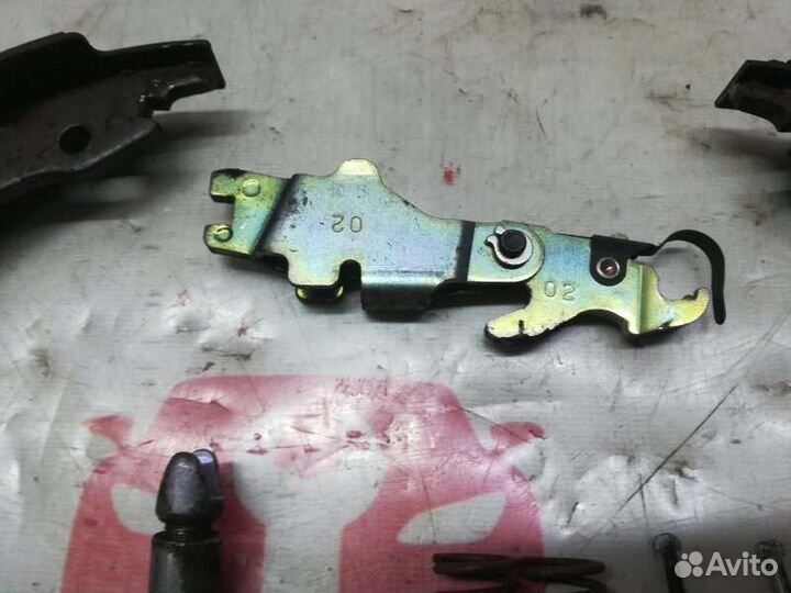 Механизм стояночного тормоза Toyota Tundra USK51L