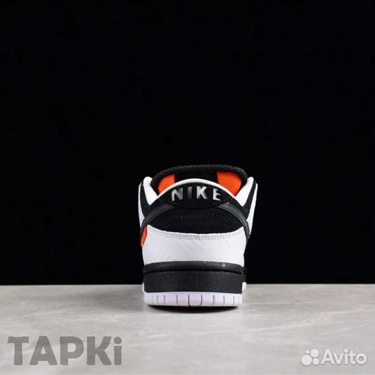 Кроссовки Nike SB Dunk Low x Tightbooth