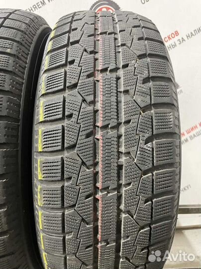 Toyo Observe Garit GIZ 205/60 R16 92Q