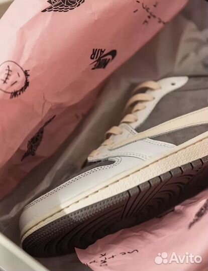 Nike Air Jordan 1 low x travis scott