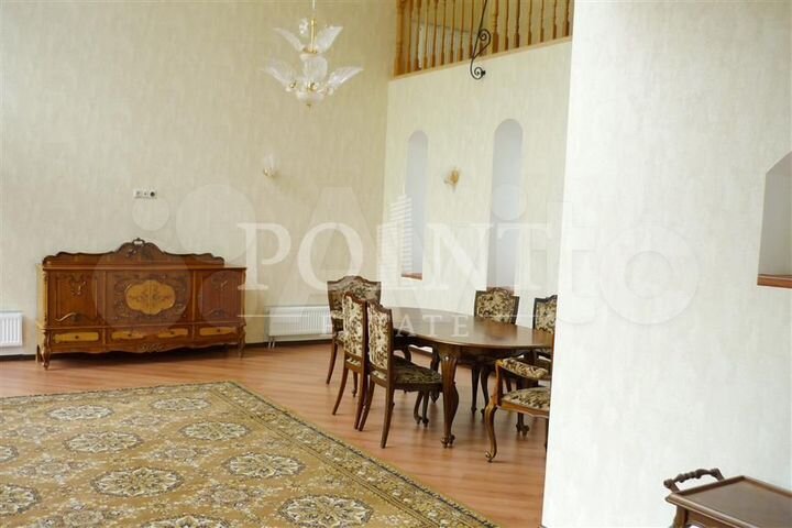 Дом 566 м² на участке 35 сот.