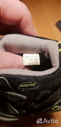 Кроссовки детские