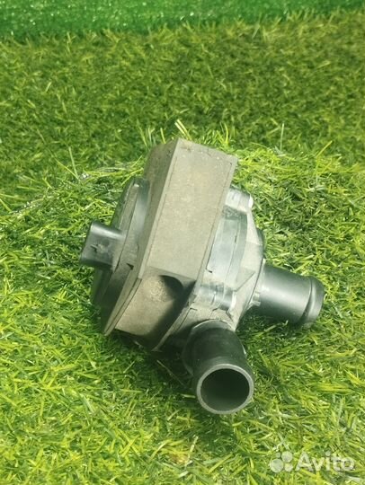Насос электрический (помпа) VW Golf 7 5Q0965567