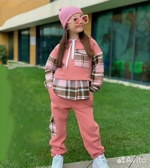 Спортивный костюм на девочку 128