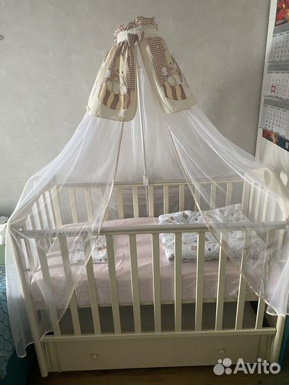 Балдахин и держатель для балдахина