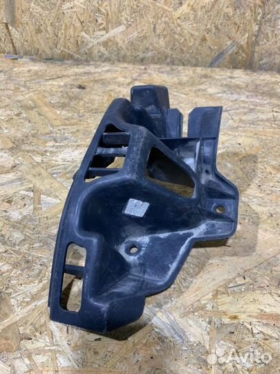 Кронштейн бампера задний левый Land Rover Range