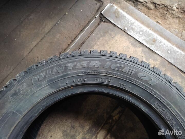 Dunlop SP Winter Ice 01 185/65 R15 90H