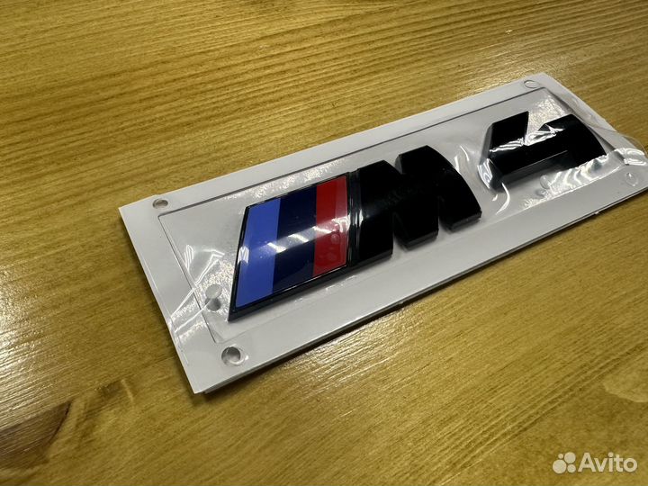 Эмблема на багажник BMW M4 f32 f33 f36 f82 g22 g82