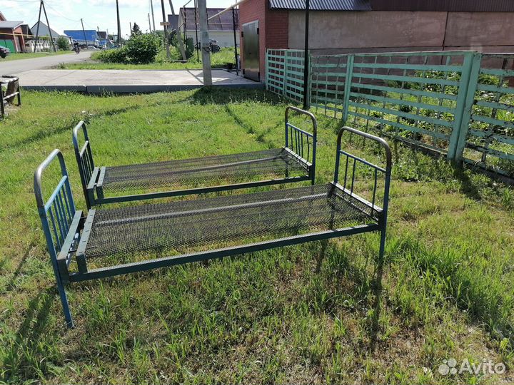Кровать металлическая