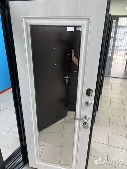 Дверь входная металлическая