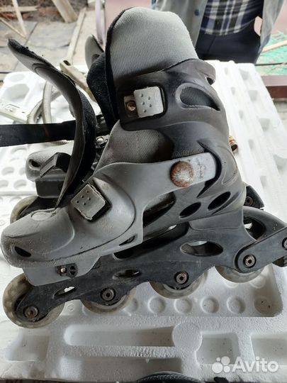 Роликовые коньки