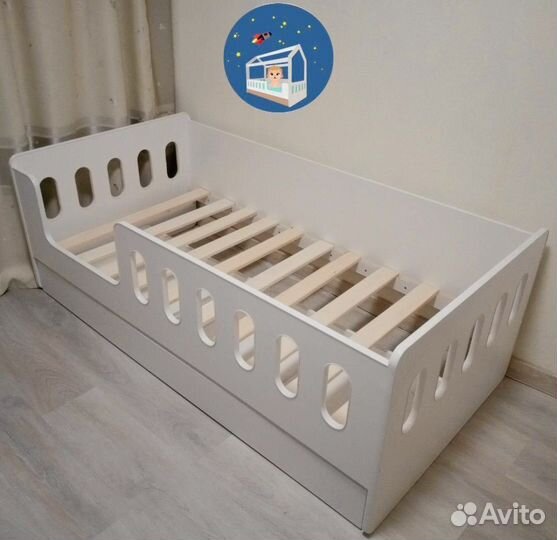 Детская кровать манеж