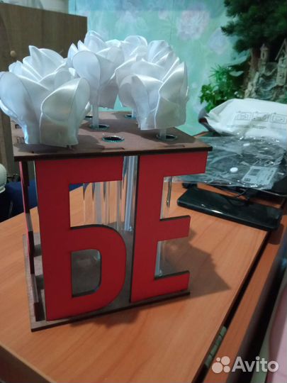 Подарок - подставка под цветы