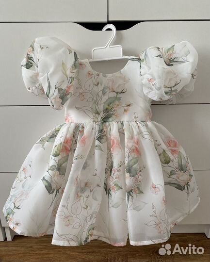 Нарядное платье для девочки, 1 год 80 размер