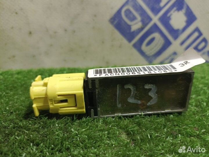 Датчик удара Infiniti G35 седан 3.5 VQ35DE 2006