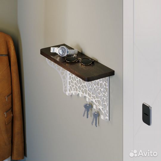 Вешалка ключница металлическая с полкой, белая