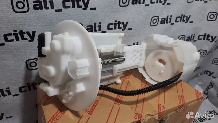 Топливный фильтр в сборе Королла е150 Toyota