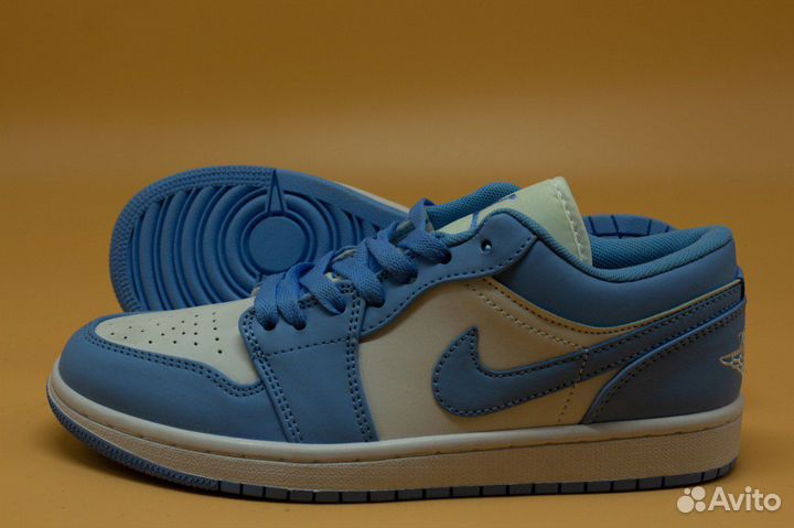 Кроссовки Wmns Air Jordan 1 Low blue